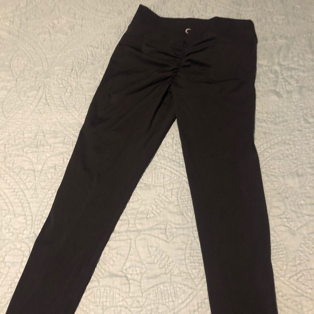 ZYIA scrunchy what leggings